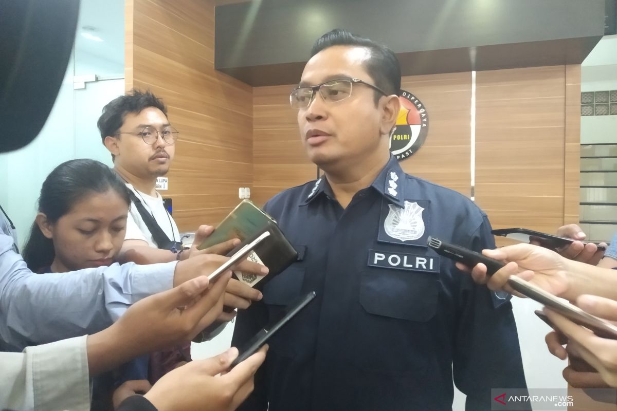 Sidang nyatakan bersalah enam polisi bawa senjata  amankan unjuk rasa