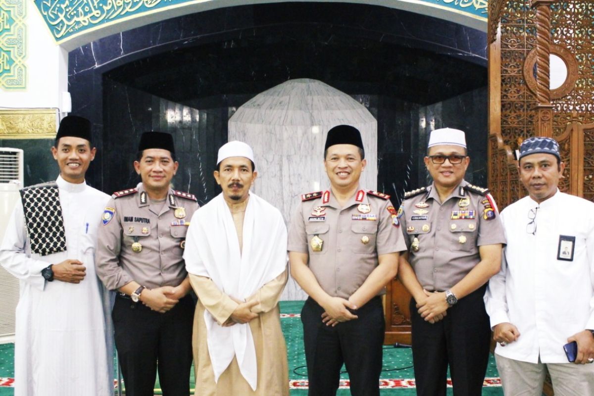 Densus 88 arrests five suspected terrorists in Riau