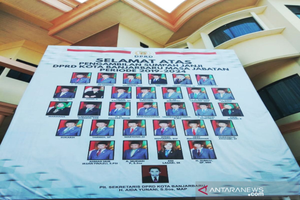 30 anggota DPRD Kota Banjarbaru 2019-2024 dilantik