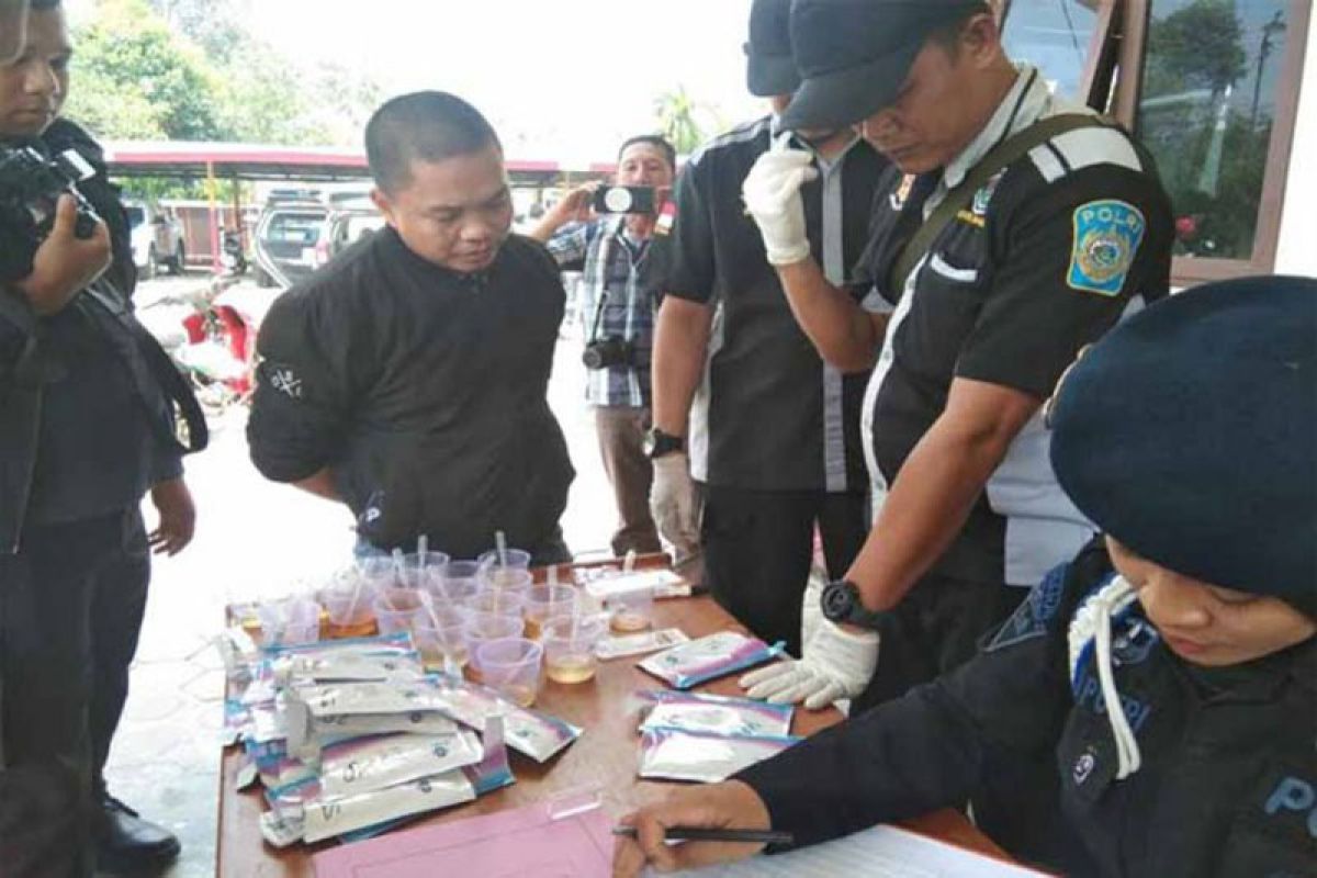 Oknum Anggota Dprd Kapuas Ditangkap Diduga Gunakan Narkoba Antara News 6373