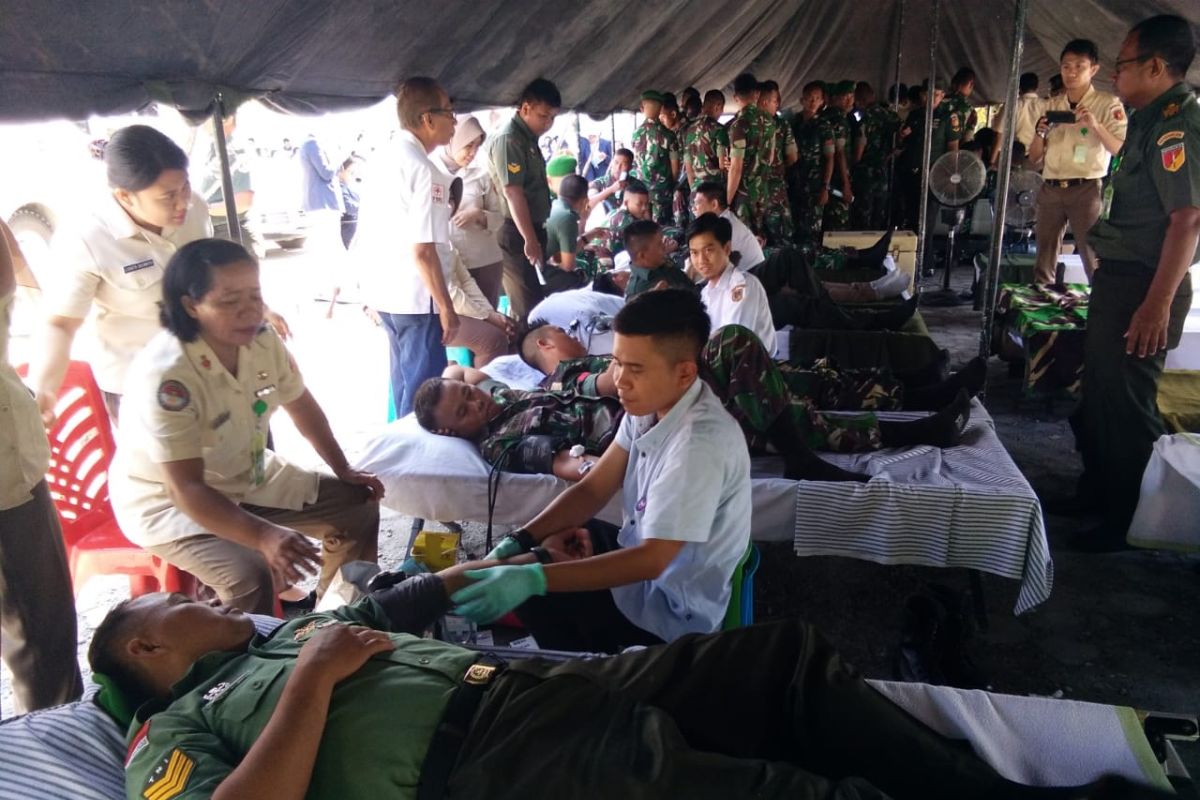 Personel TNI-Polri antusias ikuti bakti sosial donor darah