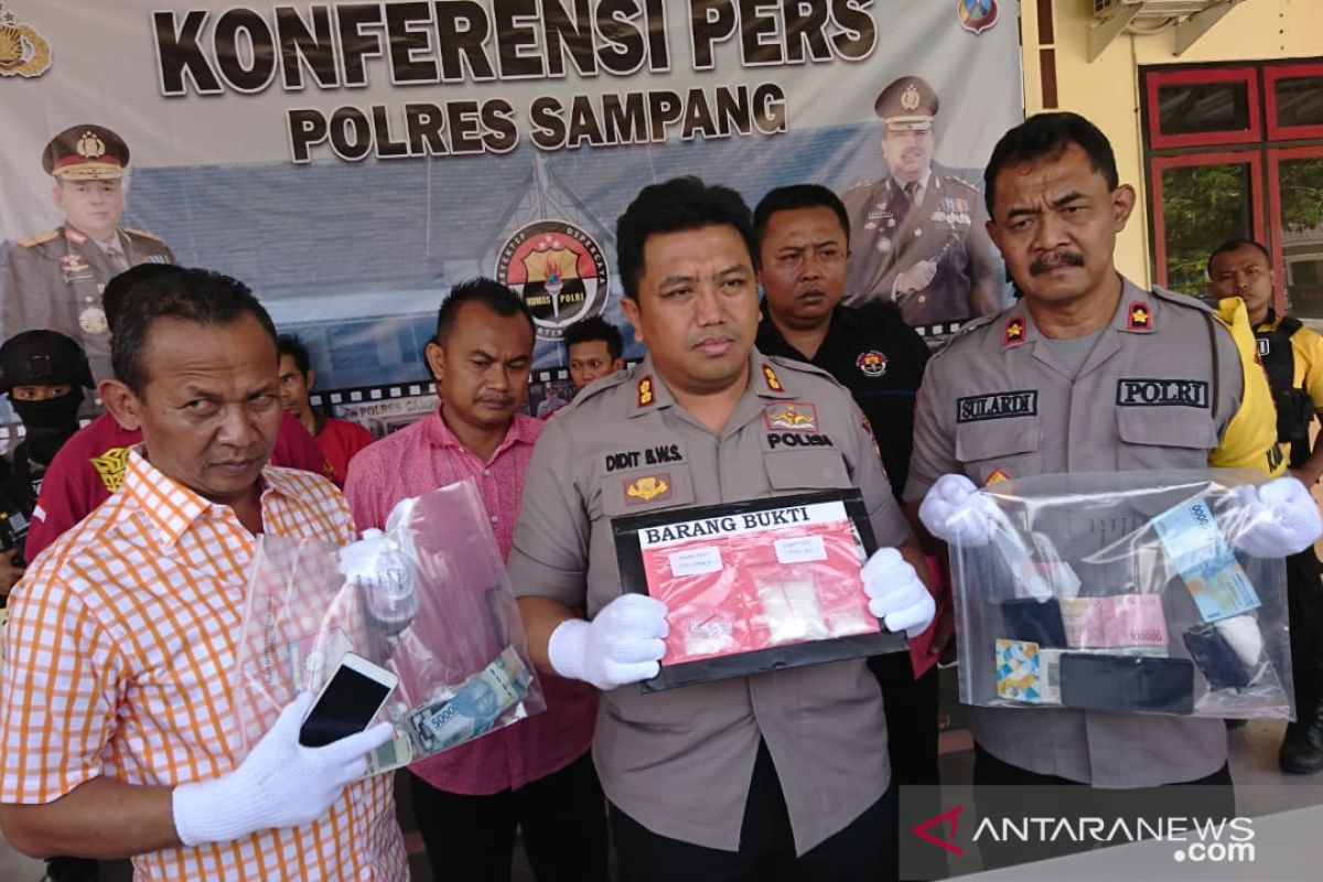 Lima tersangka pengedar narkoba,  ditangkap Polres Sampang