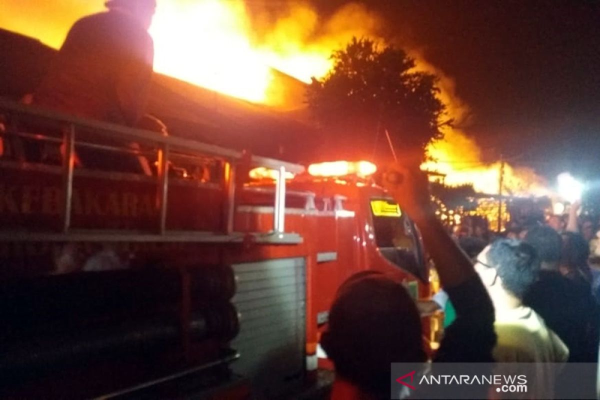 Polsek Bangko amankan seorang pria terkait kebakaran 15 bangunan dan menewaskan dua orang