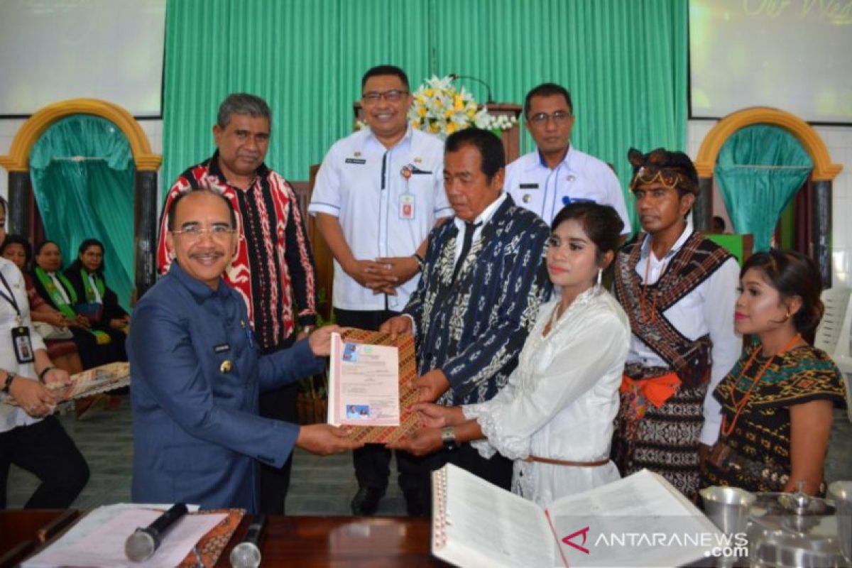 50 pasutri ikuti nikah massal di Kupang