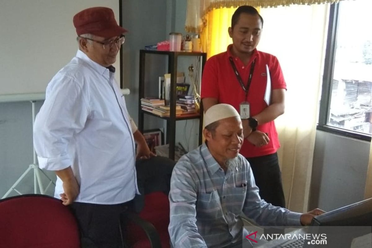 PLN Kalselteng bina perajin anyaman purun