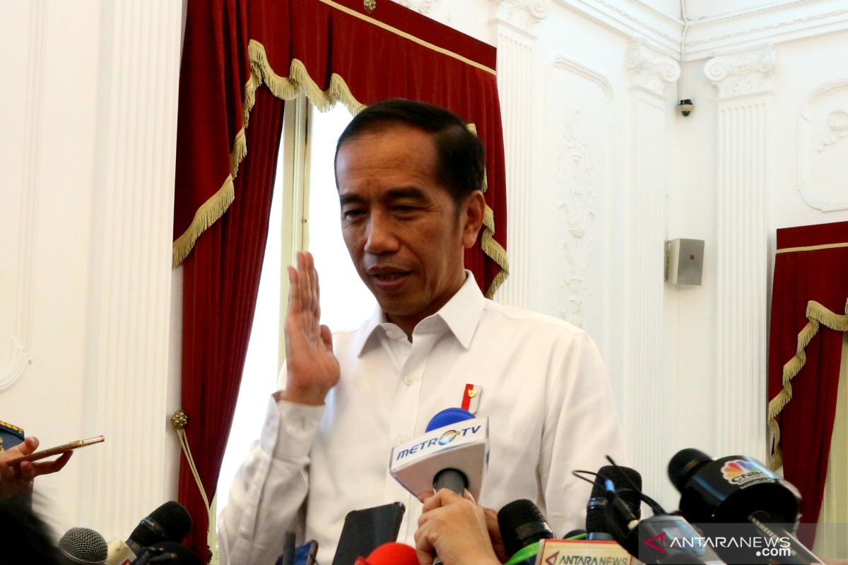 Jokowi jenguk Wiranto di RSPAD