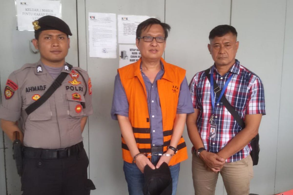 KPK eksekusi Bernard Kalalo ke Lapas Klas I Tangerang
