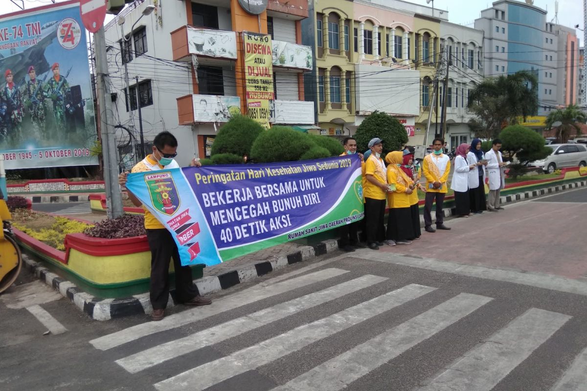 Doctors in Bandarlampung campaign for mental health awareness