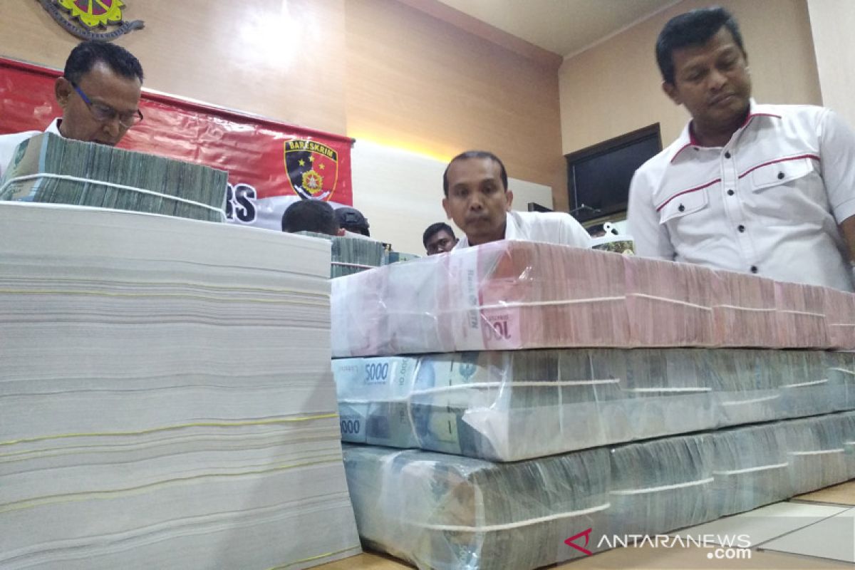 Polda Aceh limpahkan perkara korupsi Rp16,5 miliar ke kejaksaan