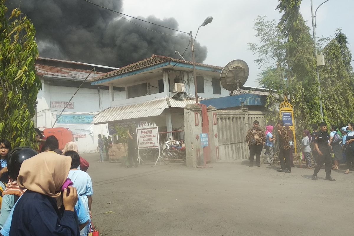 Pabrik minyak goreng di Bandarlampung terbakar