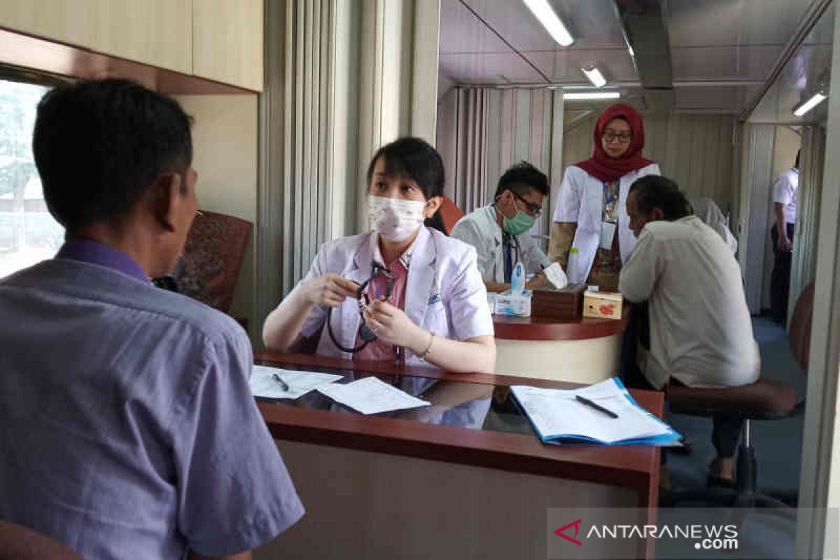 KAI hadirkan "Rail Clinic" layani kesehatan gratis warga Indramayu