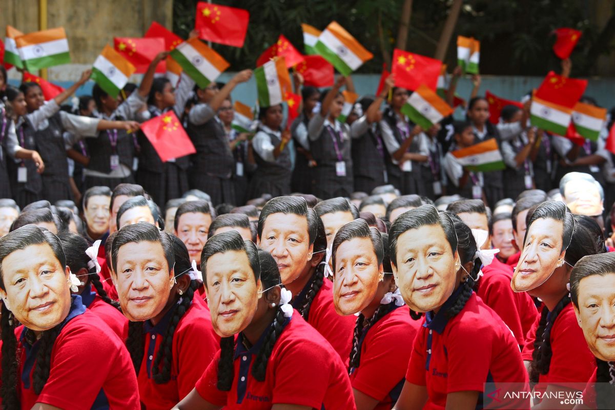 Presiden China Jinping mendarat di India di tengah protes Tibet