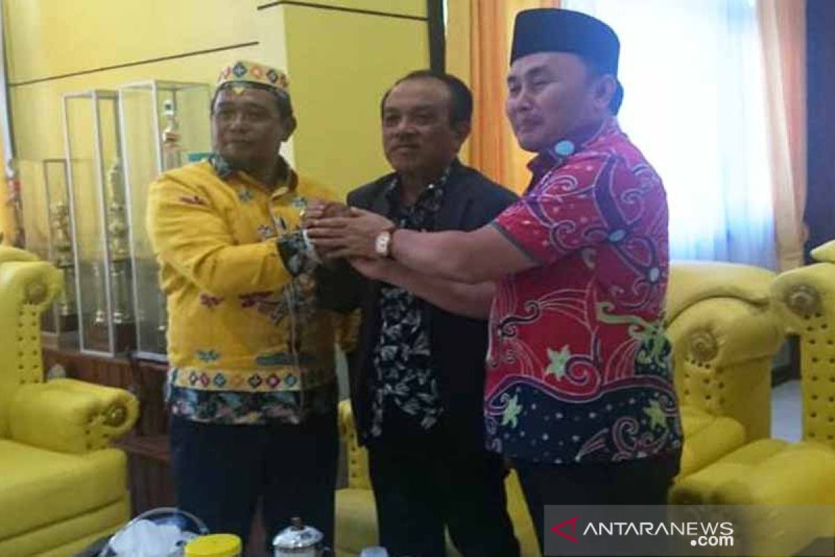 Sugianto-Habib mendaftar sebagai cagub-cawagub ke Golkar dan Demokrat