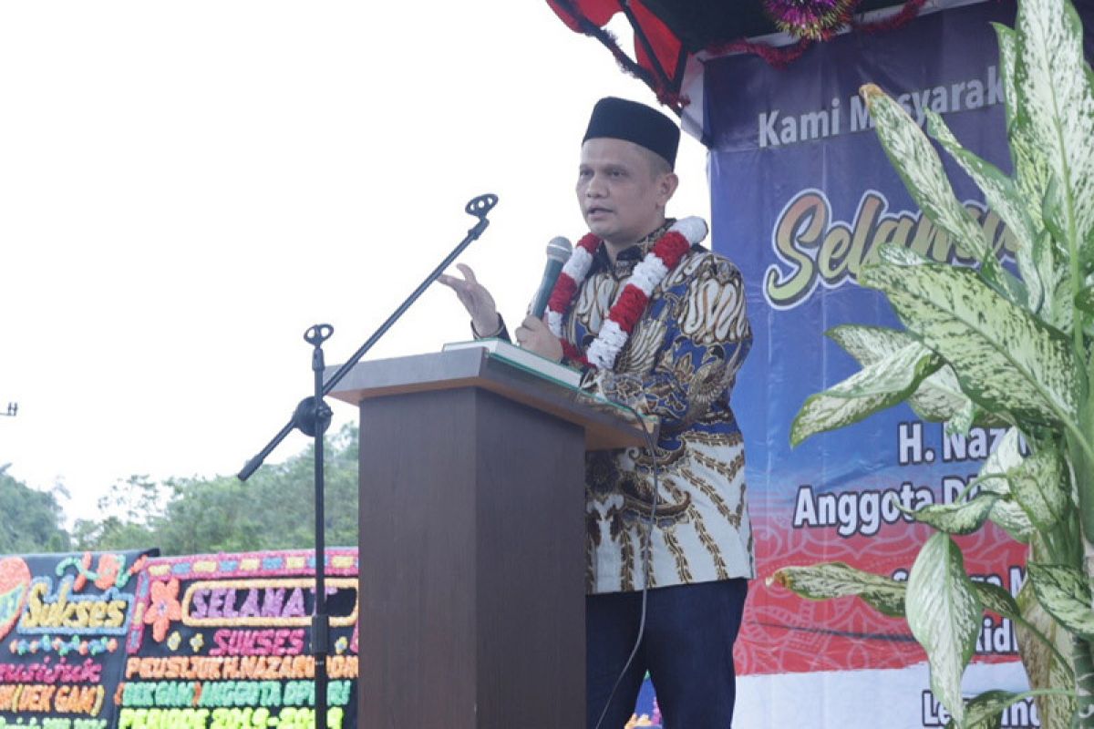 Anggota DPR RI janji perjuangkan air bersih masyarakat Aceh  Besar