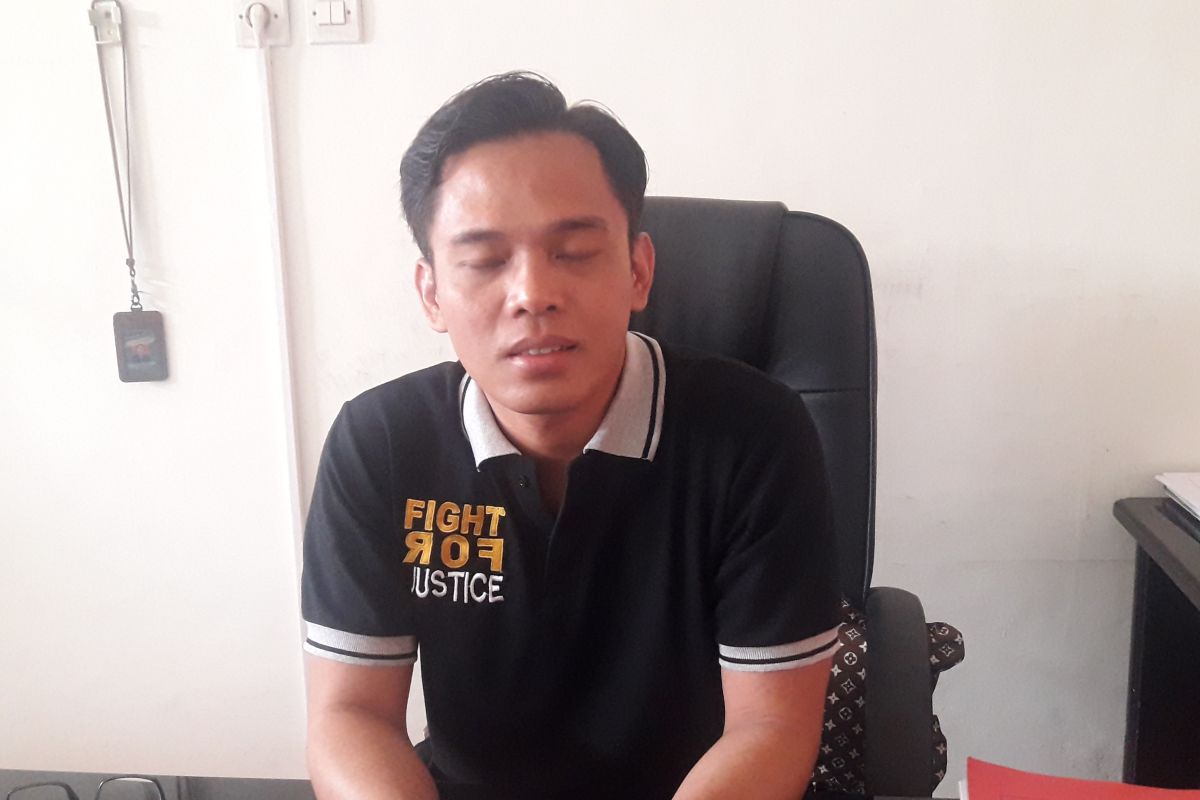 PN Tanjung : Silet dibawa Dennis dari Rutan