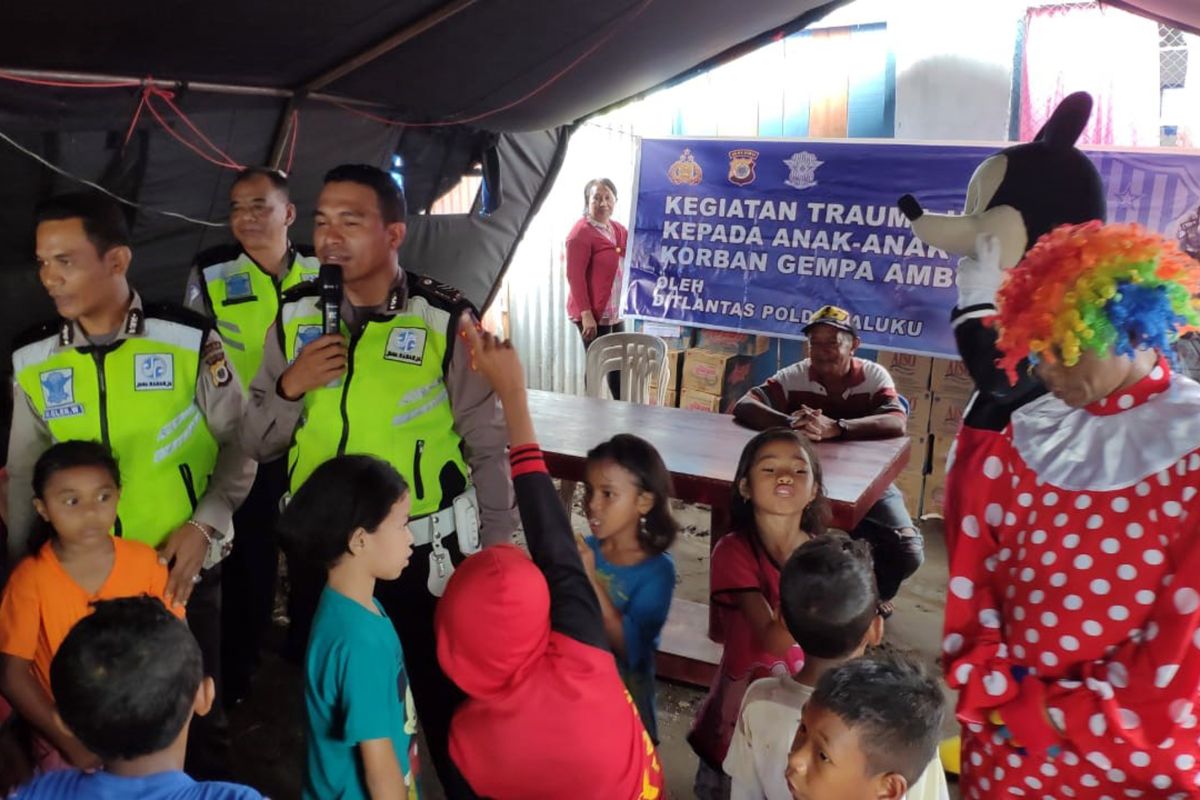 Ditlantas Polda Maluku pulihkan trauma pengungsi Waai, Ambon