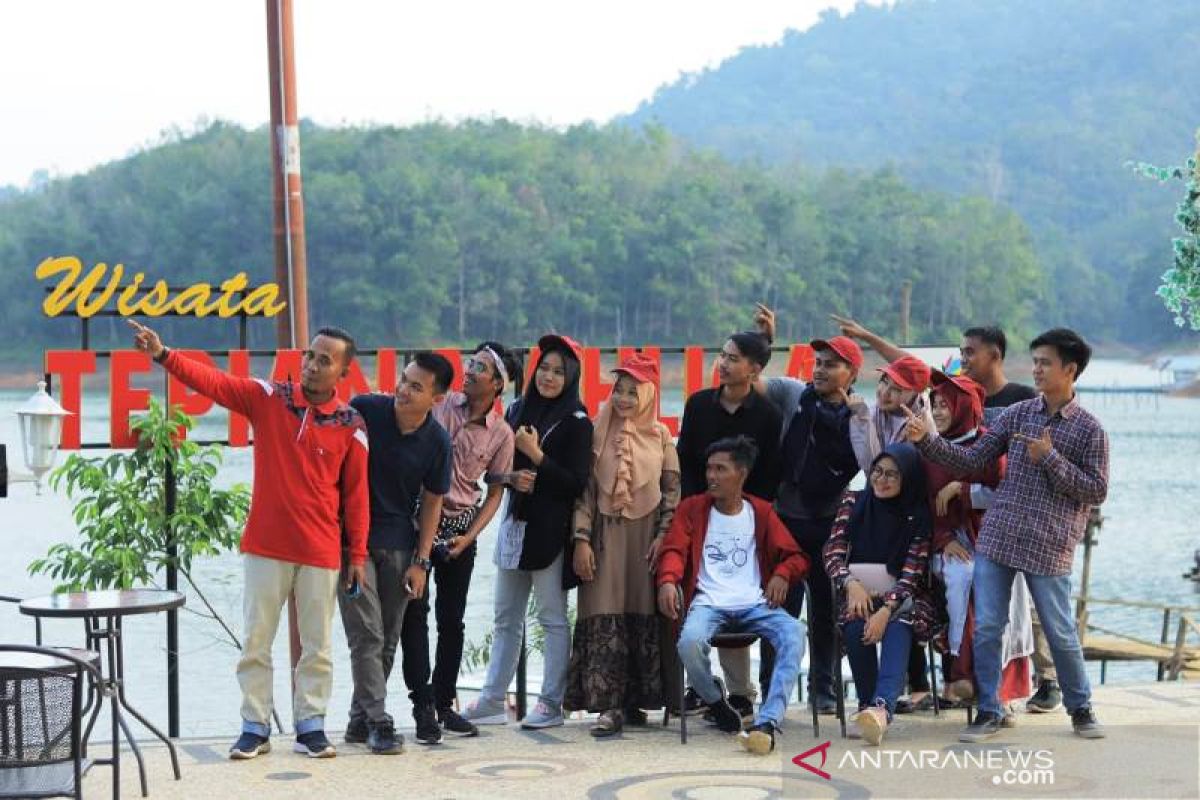 Dermaga Tepian Mahligai Kampar, wisata aliran danau untuk keluarga