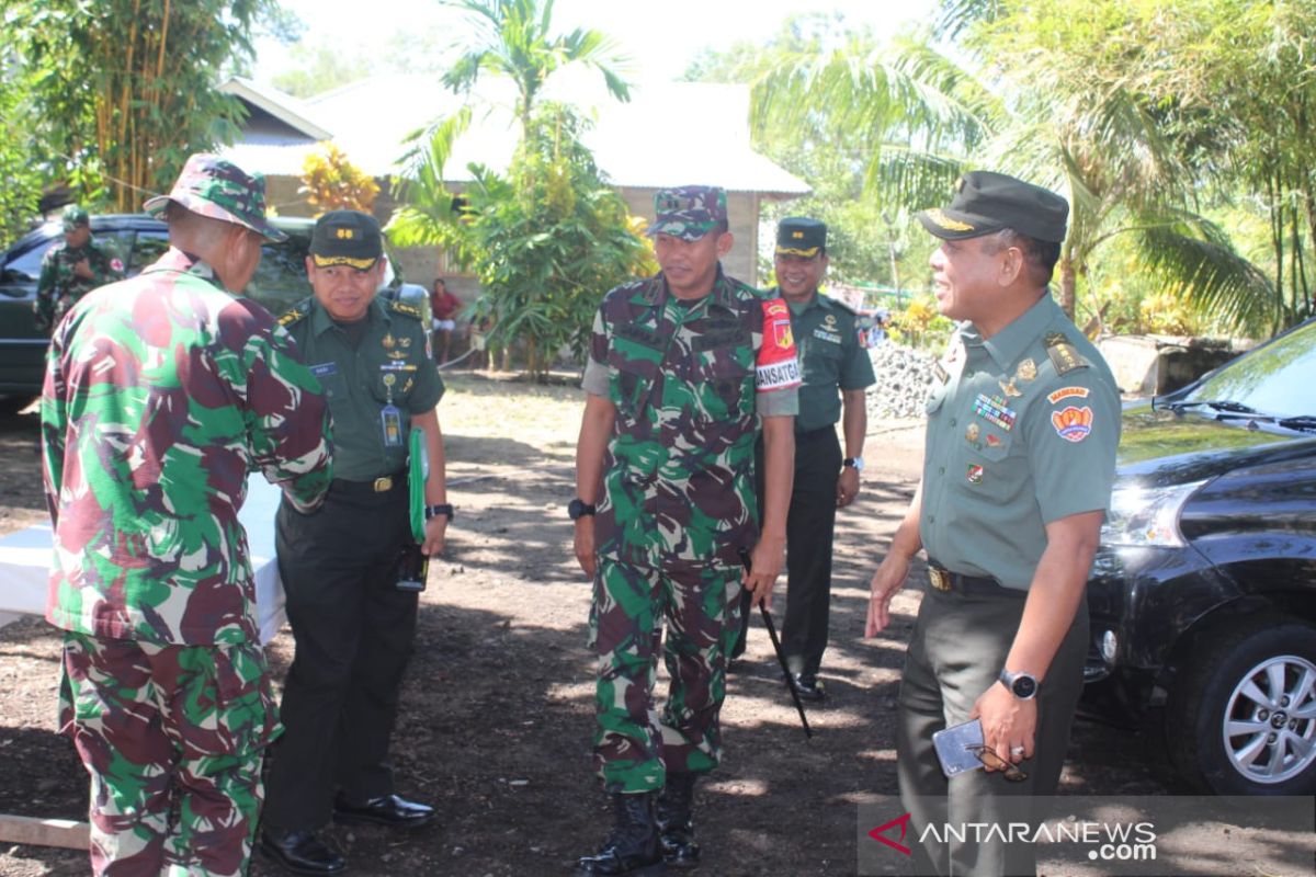 Tim Mabes TNI pantau kegiaqtan  TMMD ke-106 di Sangihe