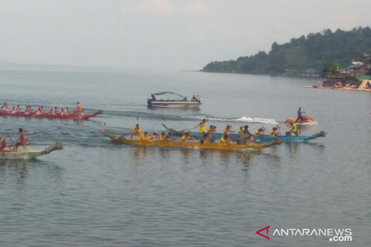 77 peserta meriahkan lomba solu Poldasu Toba Lake Fiesta di Parapat