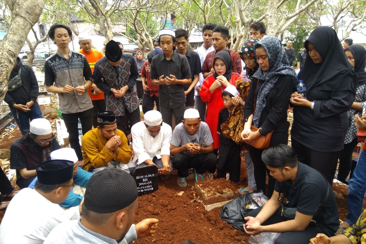 Ingin tahu kronologis kematian Akbar Alamsyah, keluarga siap terima bantuan hukum