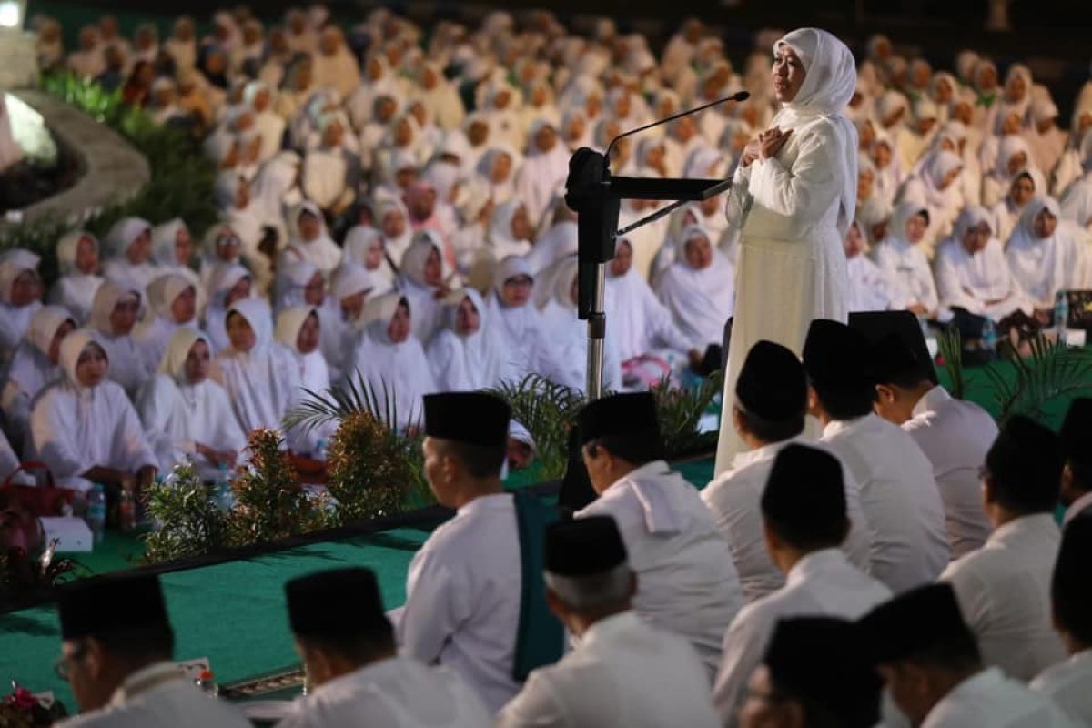 Gubernur Khofifah sesalkan kejadian penyerangan Wiranto