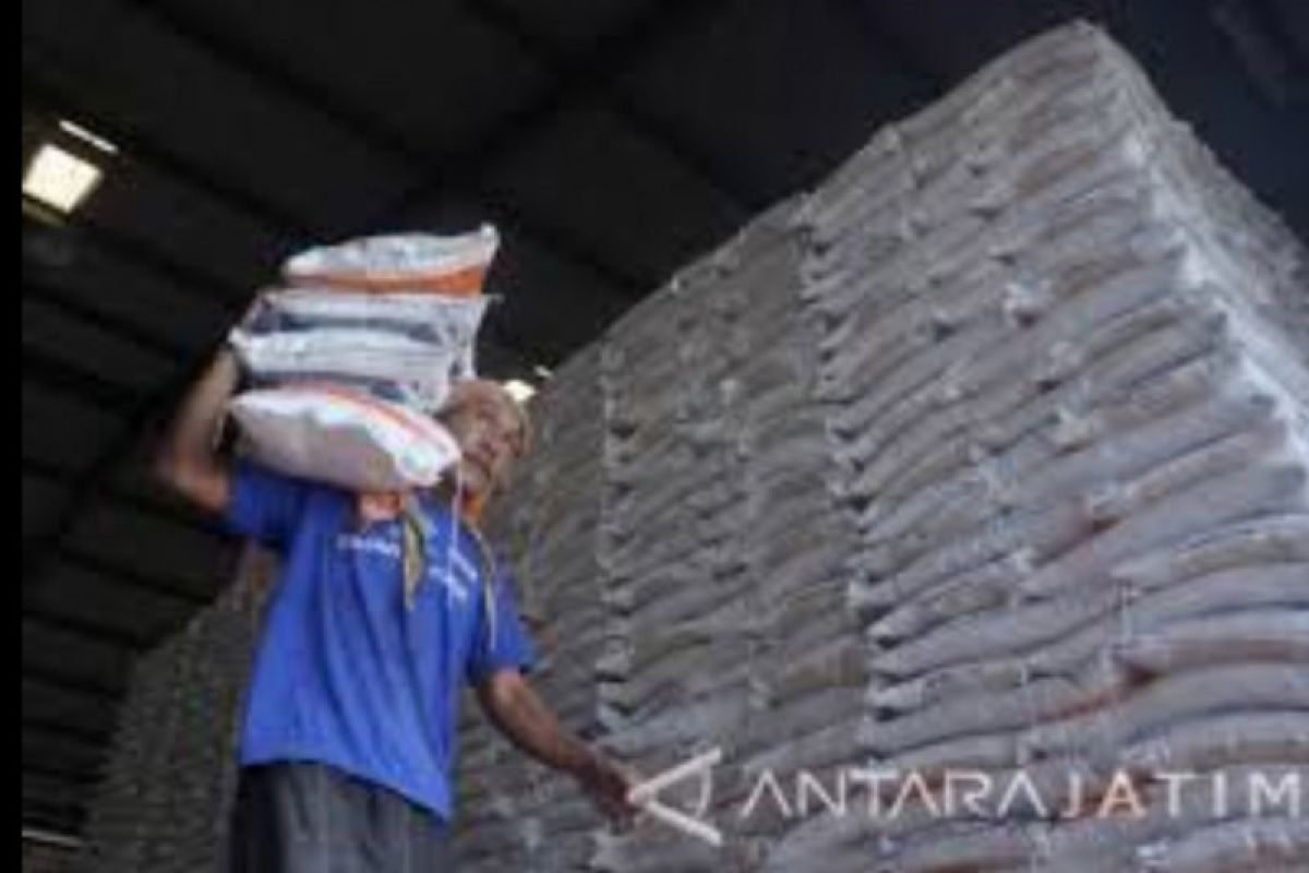 Bulog kesulitan  serap beras petani karena harga pasaran tinggi