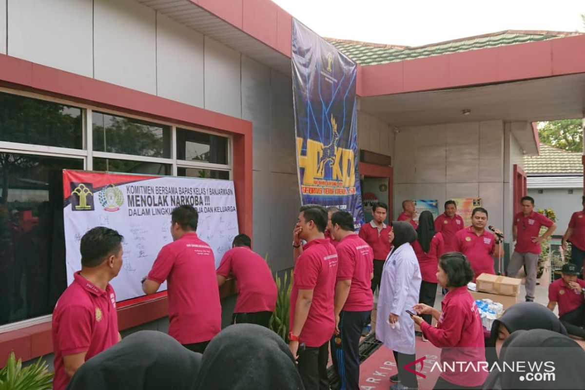 Kemenkumham Kalsel tes urine petugas permasyarakatan