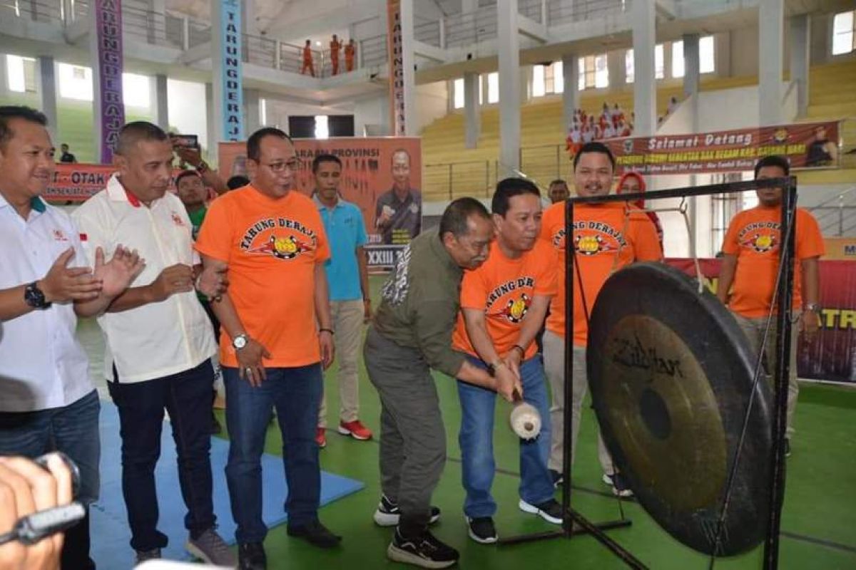 Aa Boxer dan Bupati Syahirsah buka Kejurprov Tarung Derajat Jambi