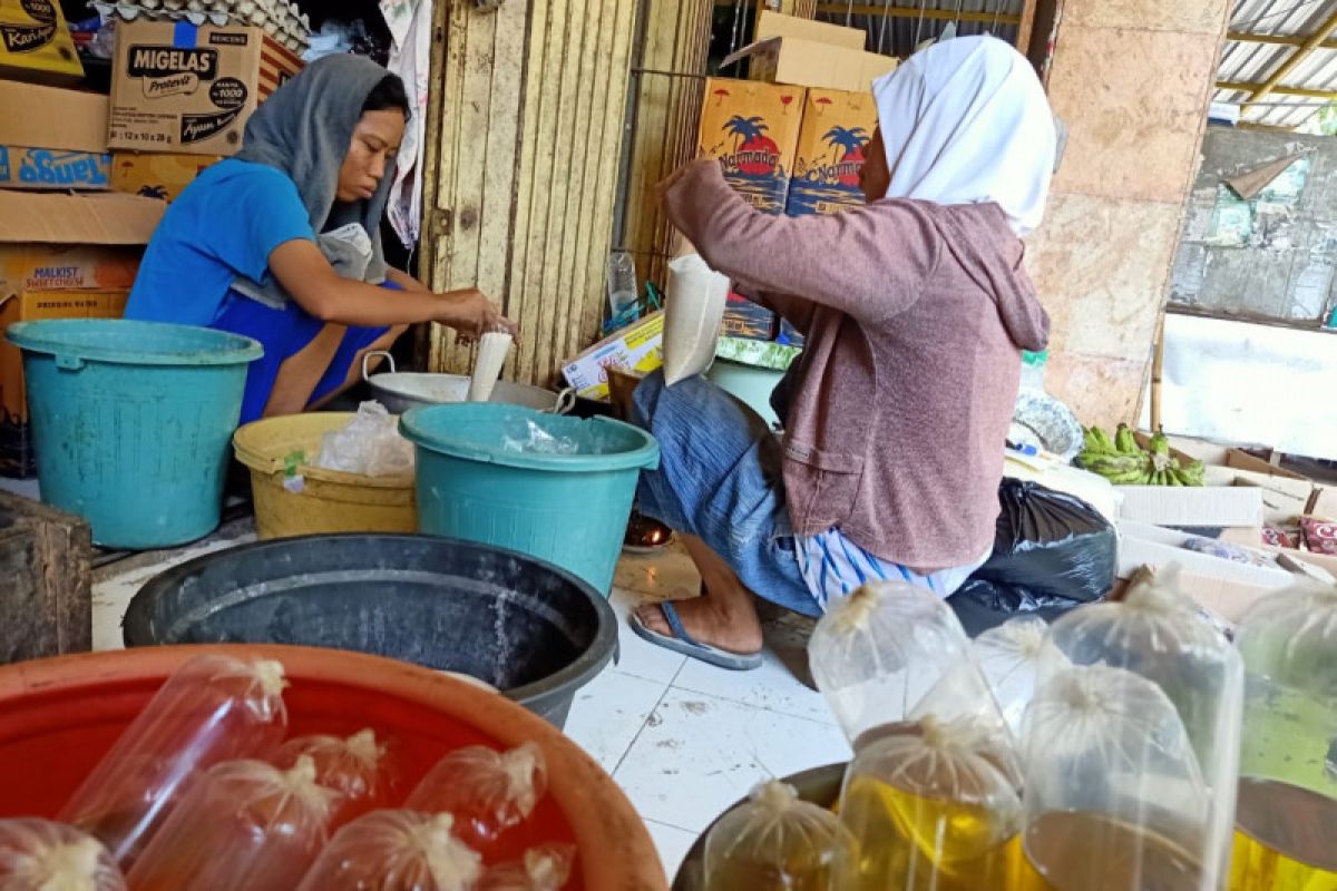 Disdag Mataram segera menyosialisasikan larangan peredaran minyak curah