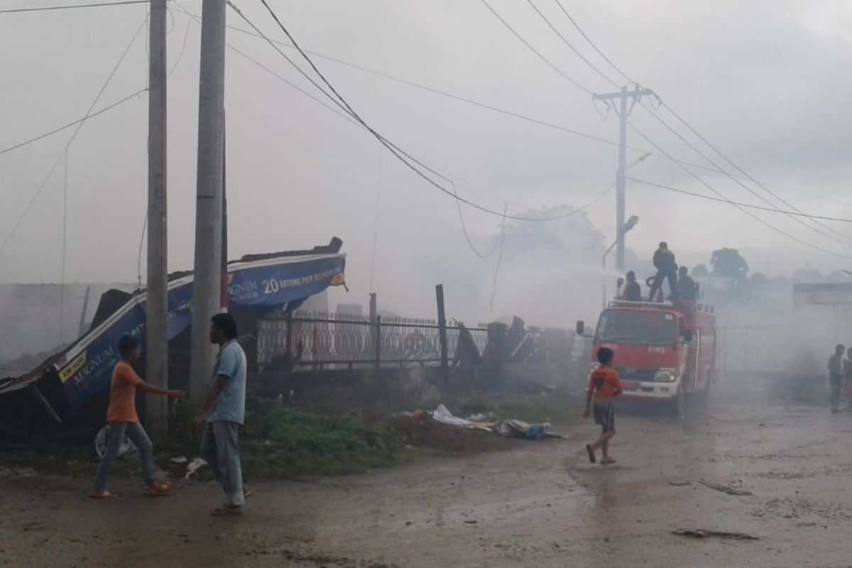 29 unit ruko terbakar di Sinabang