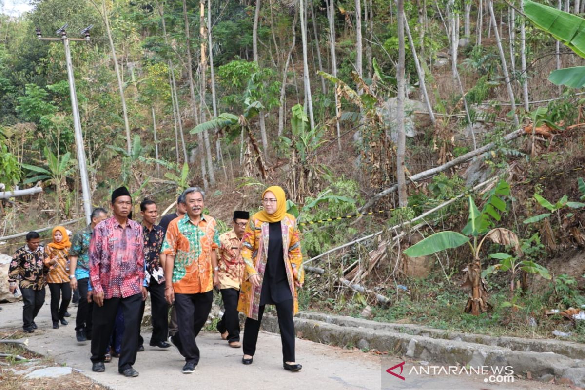 Warga ingin perusahaan tambang lakukan peledakan ditutup