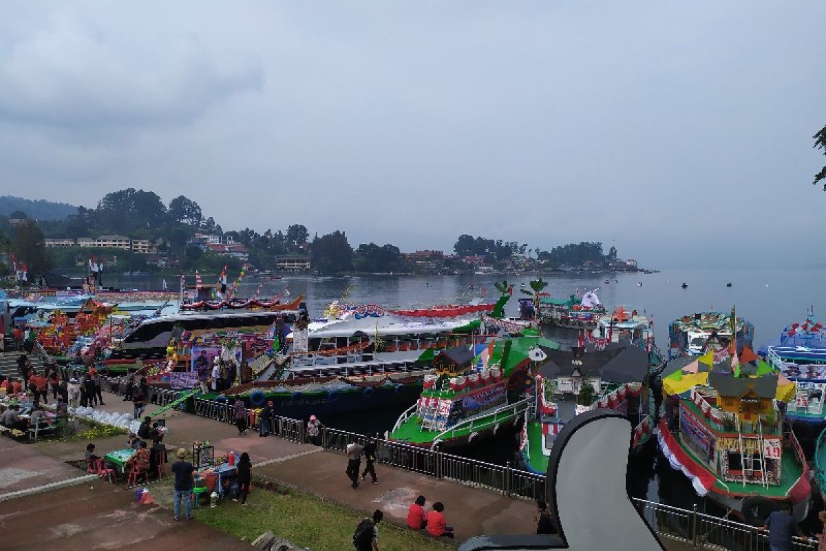 Kapal Danau Toba 