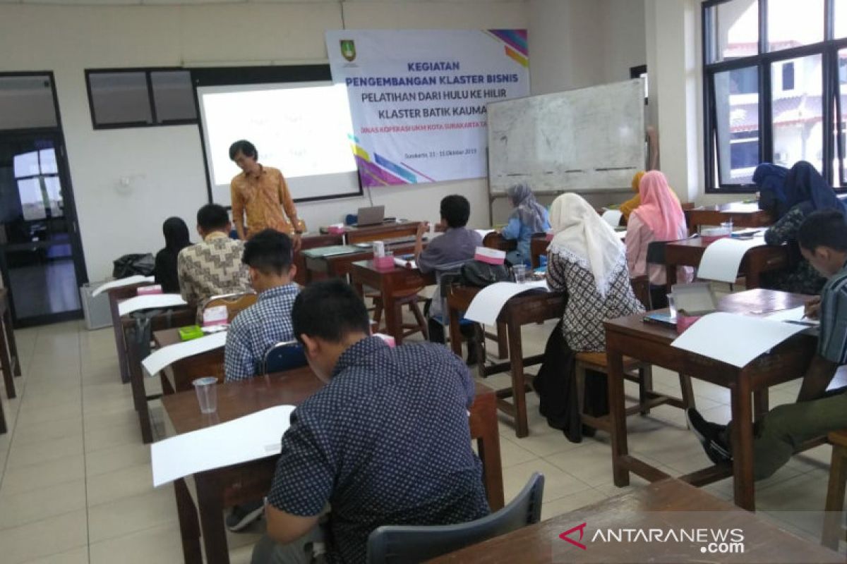 Institut Seni Indonesia Surakarta bantu perajin kembangkan desain batik