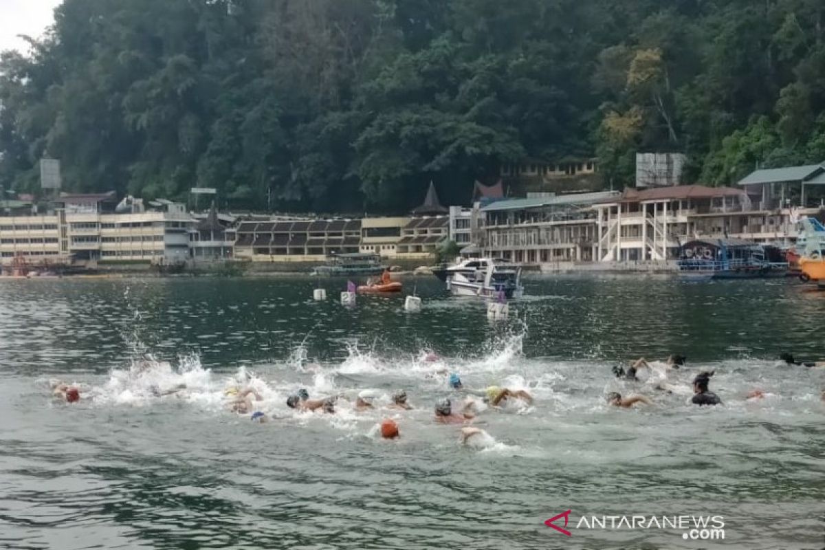 150 remaja ikuti lomba renang PTLF 2019 di Danau Toba