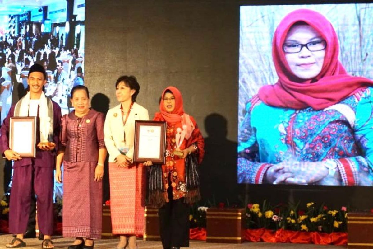 Amalia the bekantan conservationist receives ASEAN award