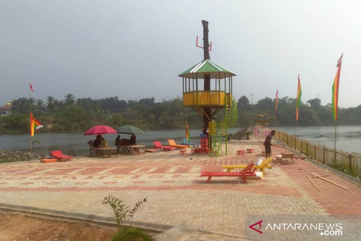 Bupati Kapuas Hulu resmikan wisata Kolam Bunga Lita seluas enam hektare