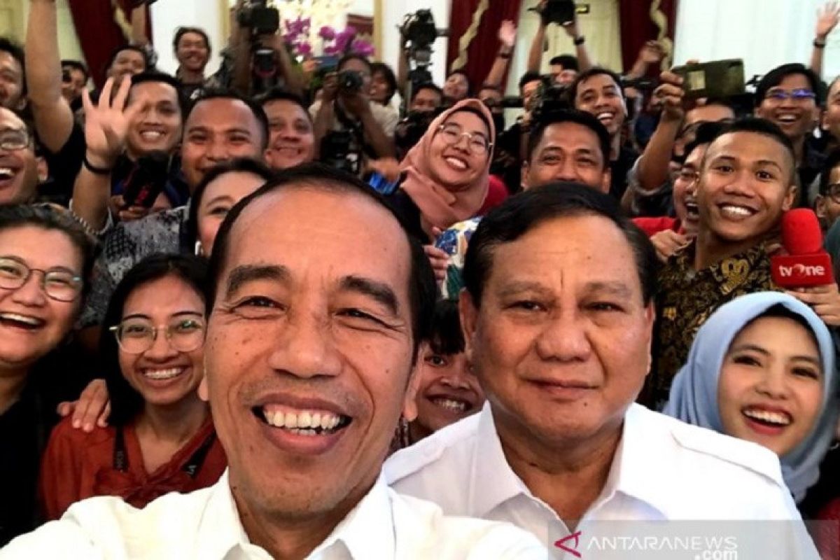 Pertemuan Joko Widodo-Prabowo Subianto dianggap contoh tradisi politik yang baik