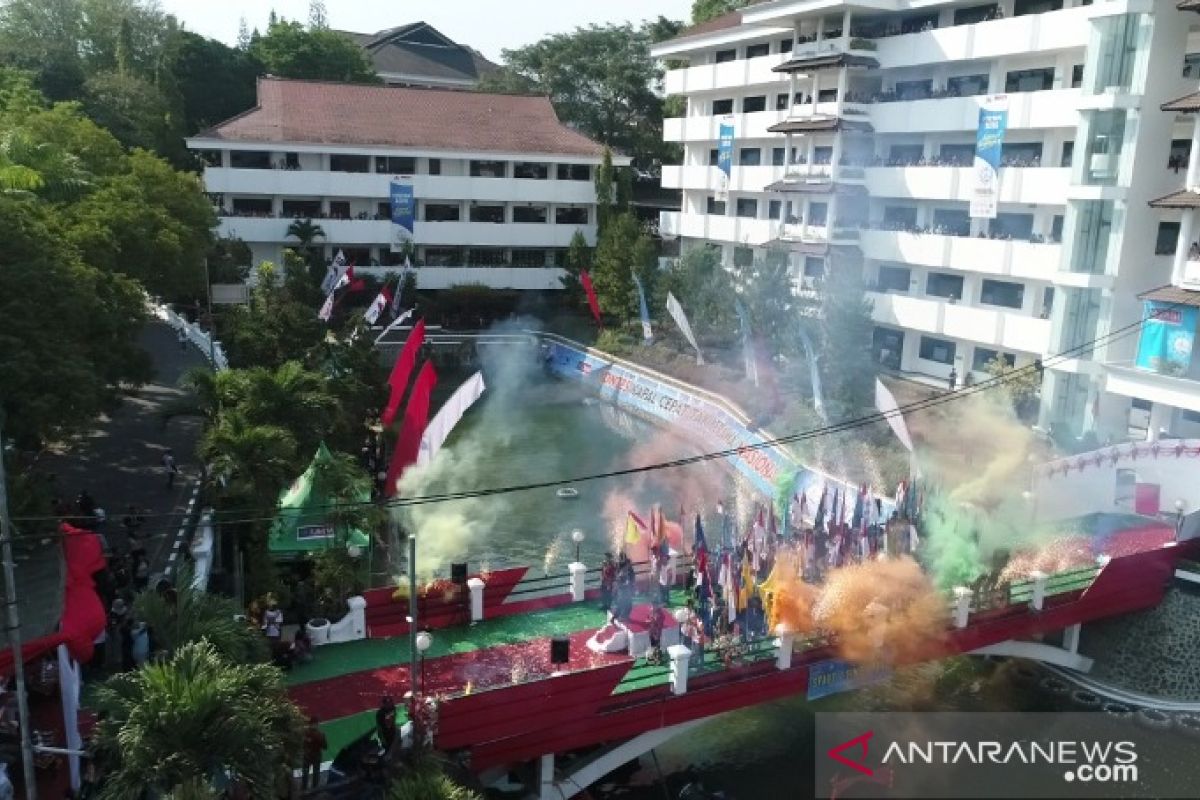 Jembatan penghubung GBK I UMM berubah menjadi kapal pesiar ikonik