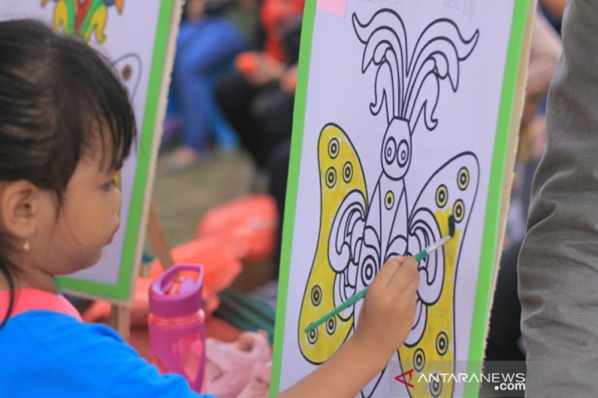 Tanamkan cinta seni dan budaya kepada anak melalui Festival Babukung 2019