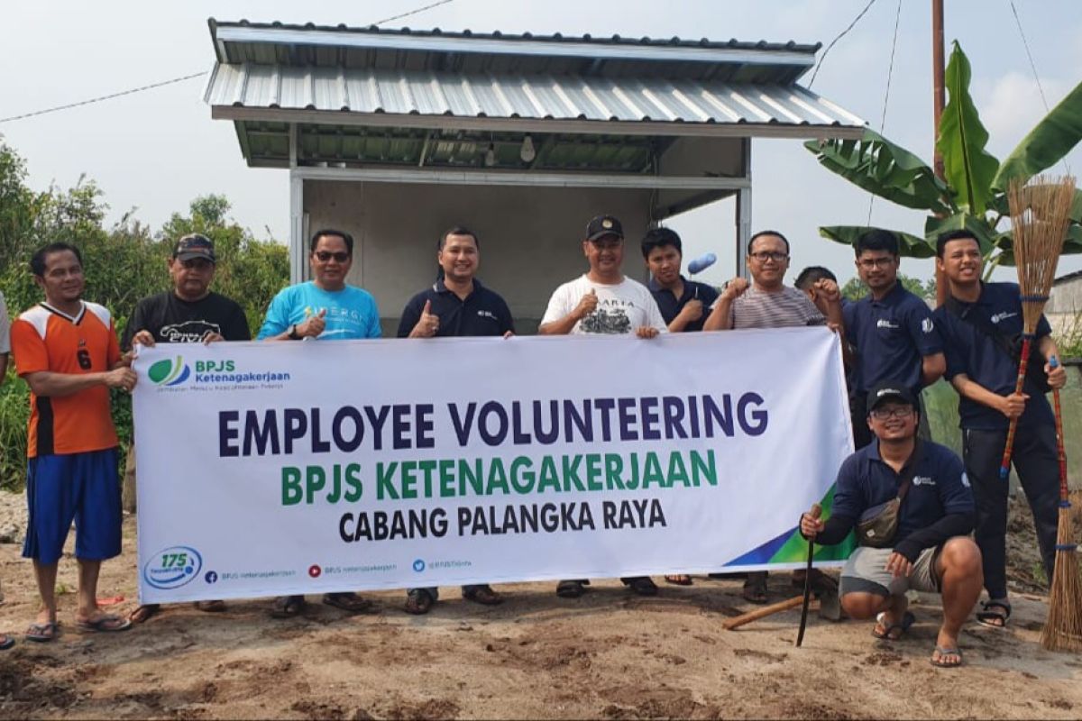 BPJS Ketenagakerjaan laksanakan bakti sosial bersama warga Palangka Raya