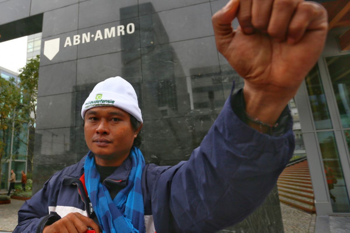 Demi tanahnya, seorang petani mengadu hingga ke Belanda