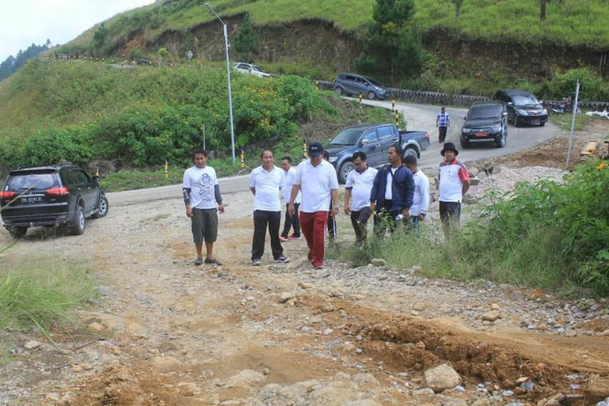 Bupati Samosir monitoring pembangunan fisik