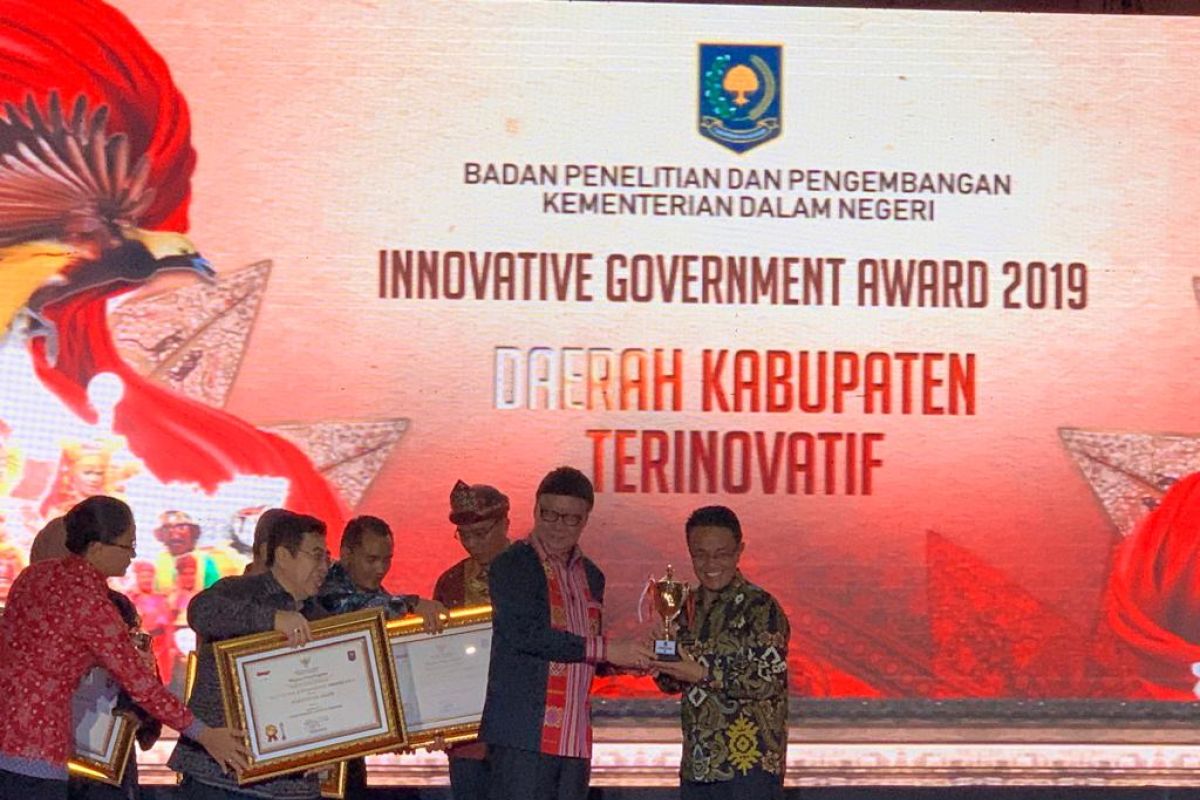133 Inovasi Antarkan Agam Raih  Anugerah Inovative Government Award  2019