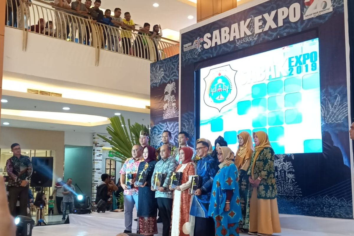 Kabupaten Tanjabtim luncurkan buku motif batik pada Sabak Ekspo 2019