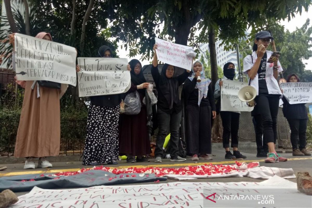 Solidaritas emak- emak rencanakan galang dana untuk korban demo