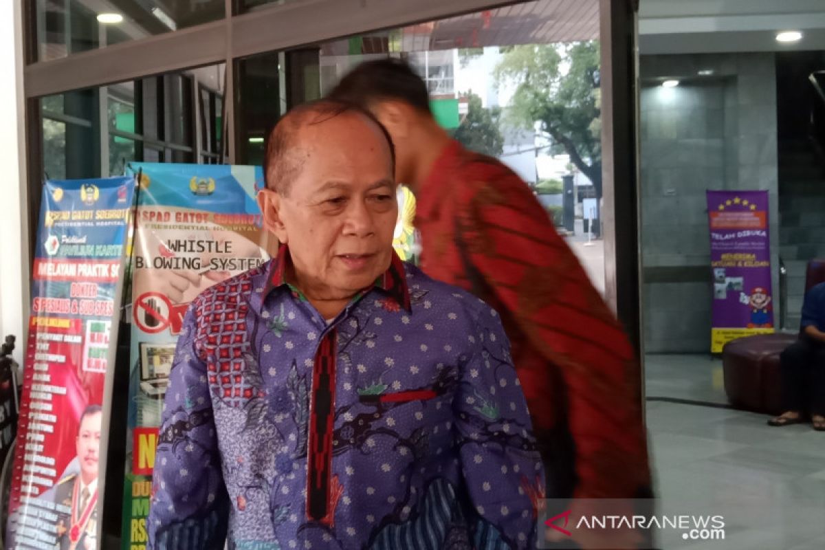 Syarif Hasan: Pak Wiranto terapi jalan