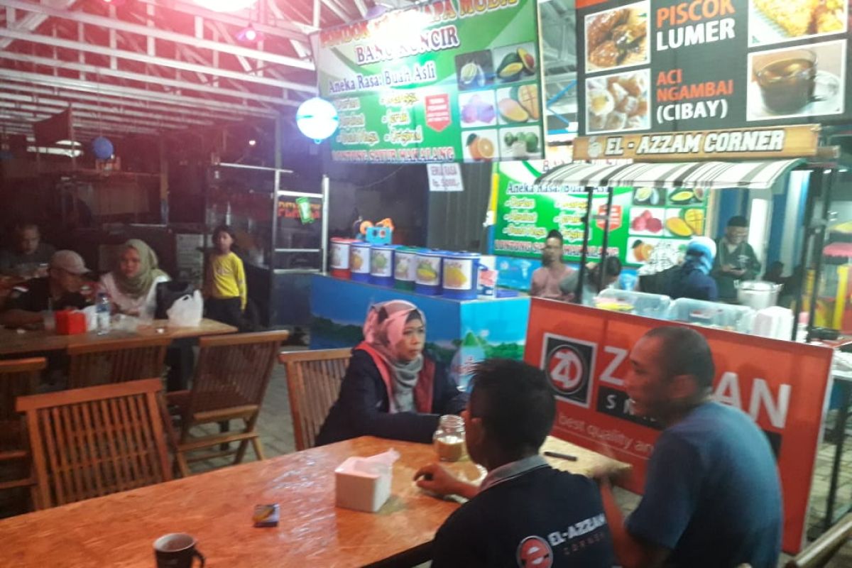 Camat Pandeglang pantau kondisi  Wisata Kuliner malam hari