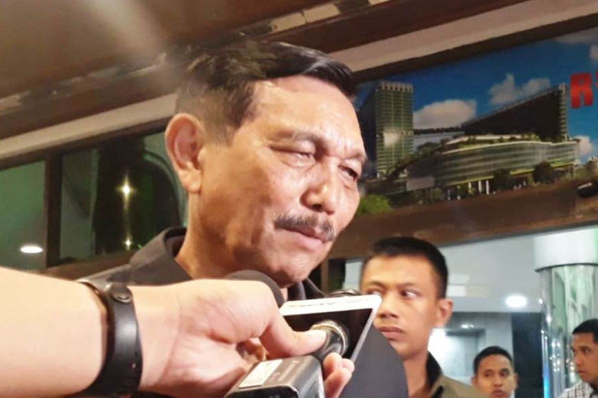 Penusukan Wiranto tak buat Luhut Pandjaitan takut  temui masyarakat