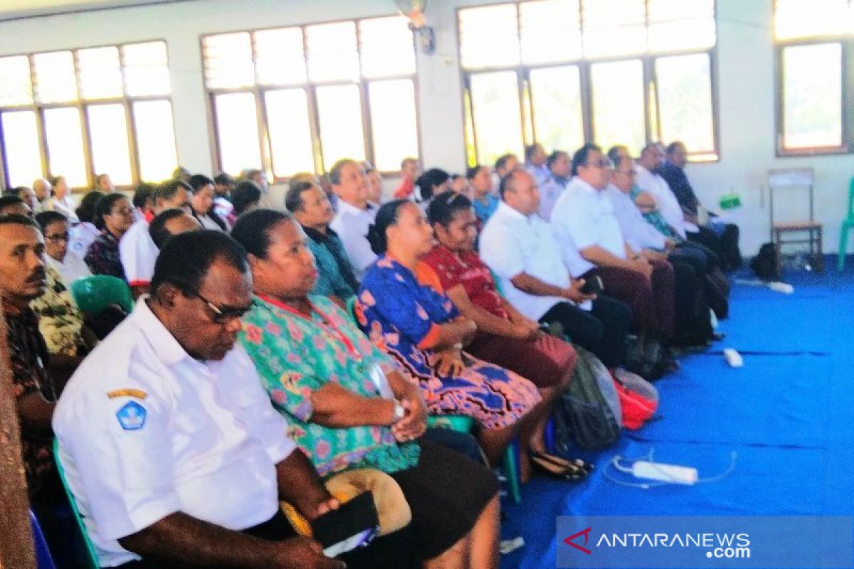 Disdik Biak Numfor terus berupaya tingkatkan kompetensi guru