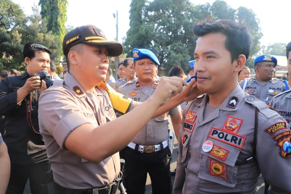 Polisi Kediri dilarang pelihara kumis, ini alasan Kapolres